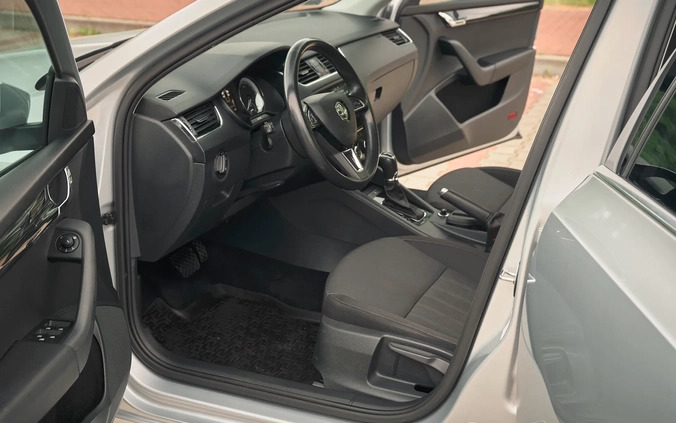 Skoda Octavia cena 55900 przebieg: 205000, rok produkcji 2017 z Płock małe 781
